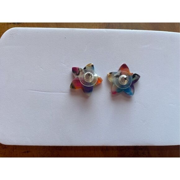 Resin Floral Star Post Earrings - Picture 3 of 3